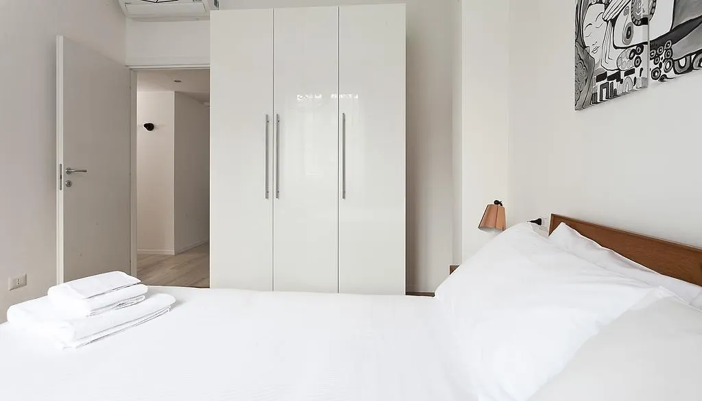Italianway-Scarlatti Apartamento Milão 0*,
